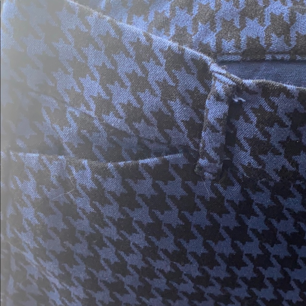 Old navy pixie pants - Picture 2 of 4